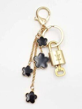 Authentic Louis Vuitton Gold Lock 🔒 Keychain Bag Unbranded Flower Charm LV